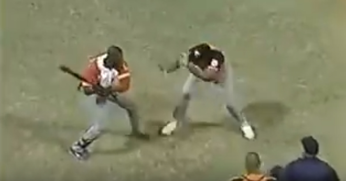 Broncas del béisbol cubano: Freddy Asiel Ávarez vs Demis Valdés. © Youtube.