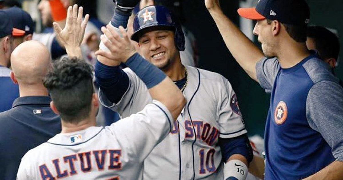 Yulieski Gurriel de 3-2 otra vez bien al bate © Astros de Houston/Twitter