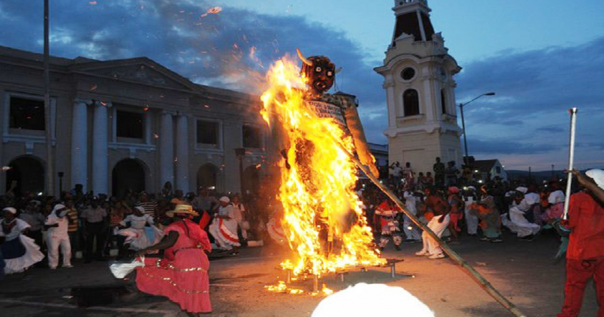  © Con la quema del Diablo, culminó en Santiago de Cuba el 36 Festival del Caribe