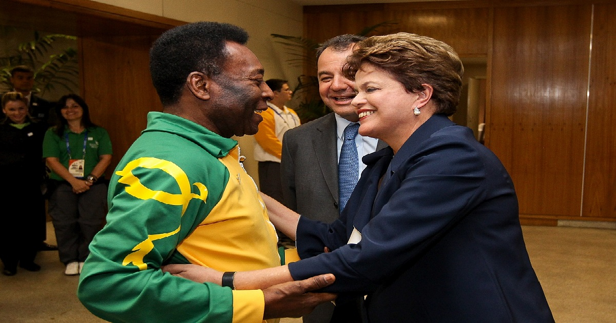 © Pelé encenderá el pebetero olímpico