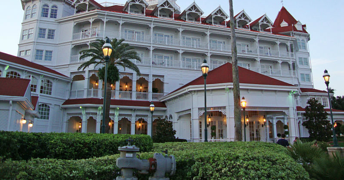 Vista exterior del hotel Grand Floridian de Disney en Orlando © Wikimedia Commons