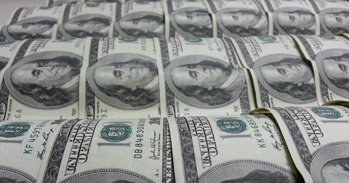 El precio del dólar sufre otra caída significativa en Cuba