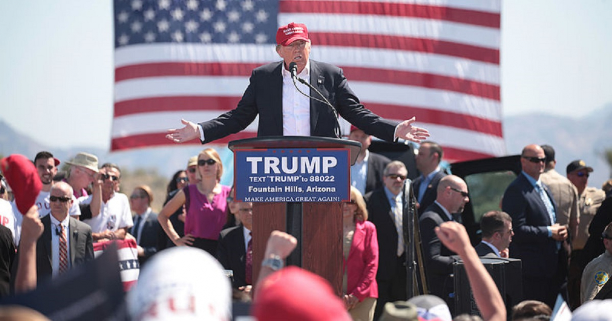 Donald Trump habla en Arizona © Flickr/Gage Skidmore