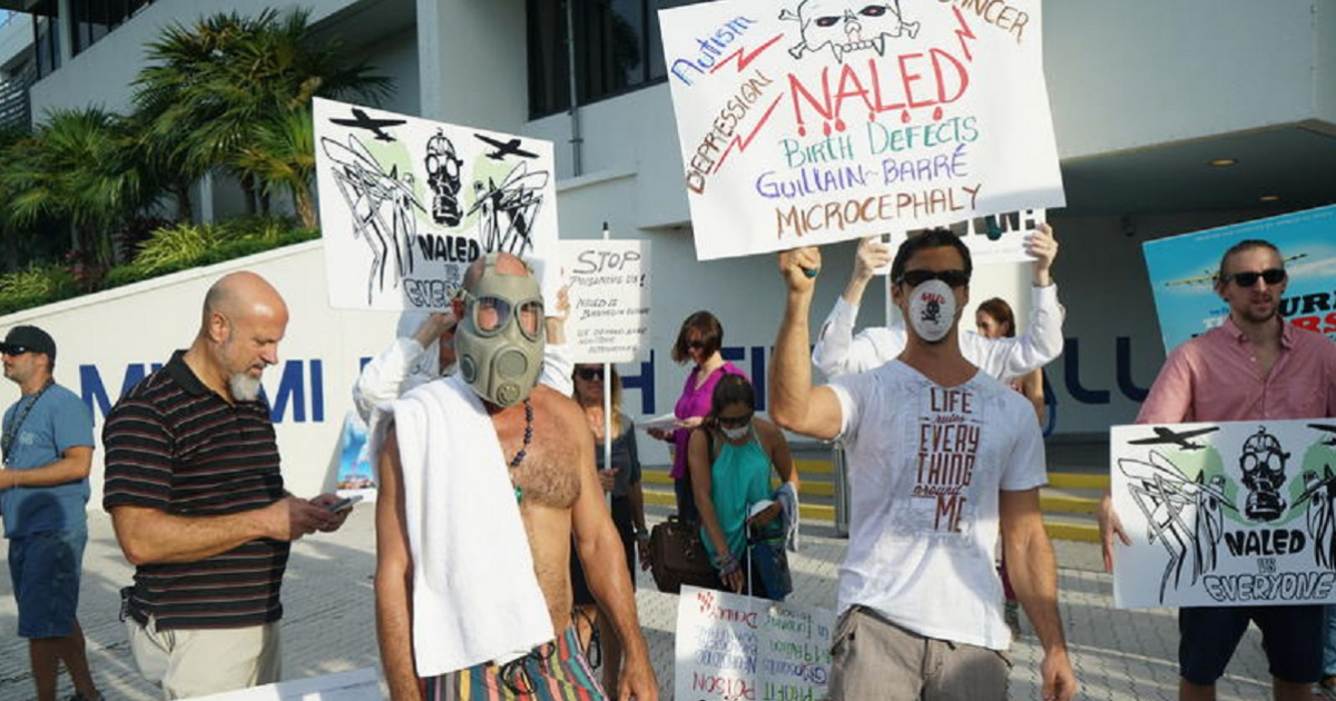  Rechazan criterio de residentes en Miami Beach Naled © KYLE HOLSTEN/WLRN