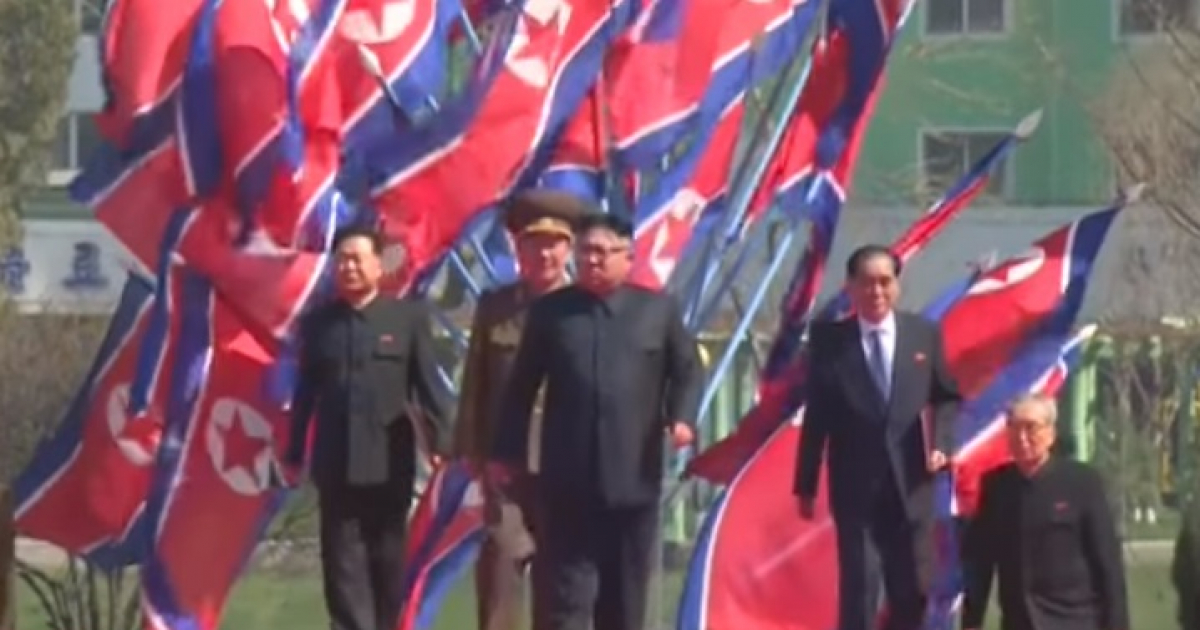 Kim Jong Un durante un desfile militar en Pyongyang © Youtube / EFE