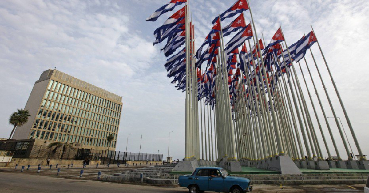 Vista exterior de la embajada de EEUU en La Habana © blogoosfero