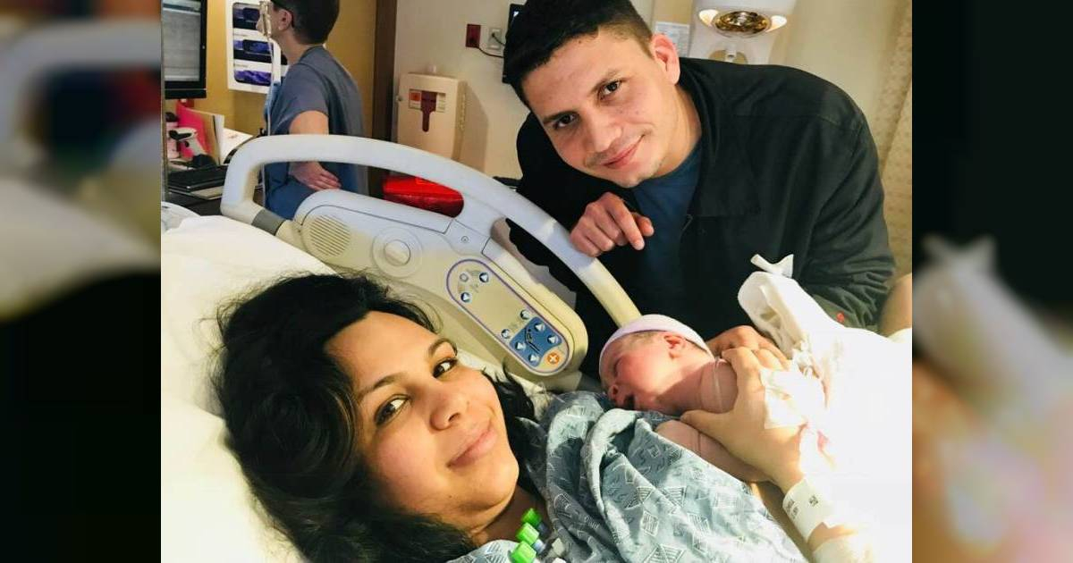 Eliécer Ávila junto a su pareja y su hija recién nacida © Facebook / Eliécer Ávila