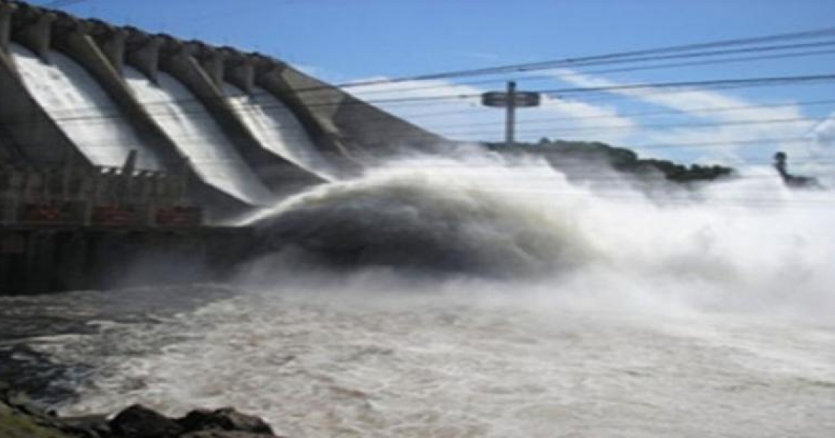 Presa en Cuba desbordada © RHC