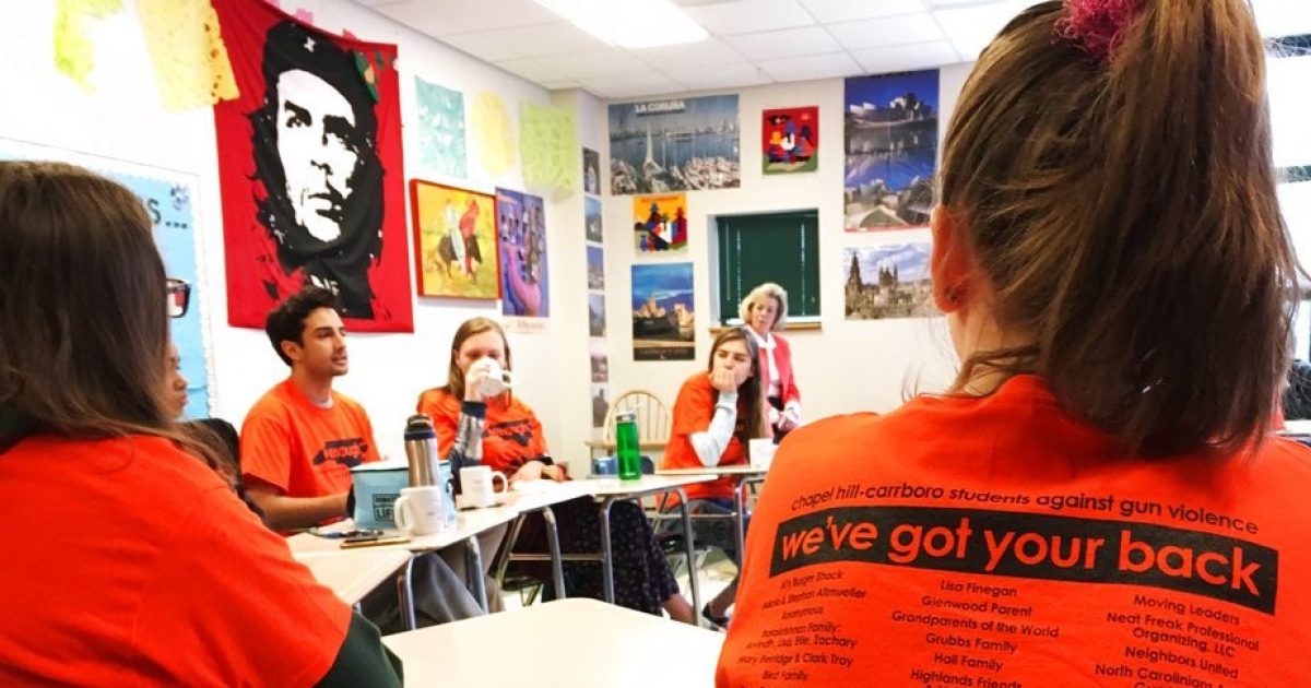 Estudiantes debaten sobre control de armas en Carolina del Norte © AP/Jonathan Drew