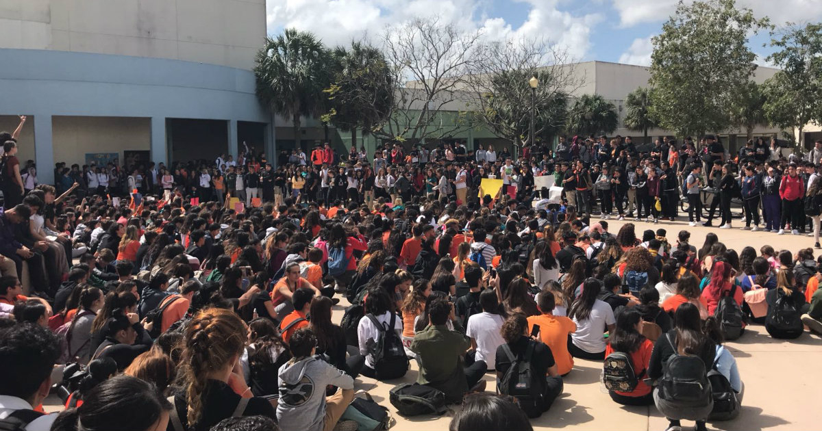 Concentración de estudiantes en Tallahassee contra las armas de fuego © CiberCuba