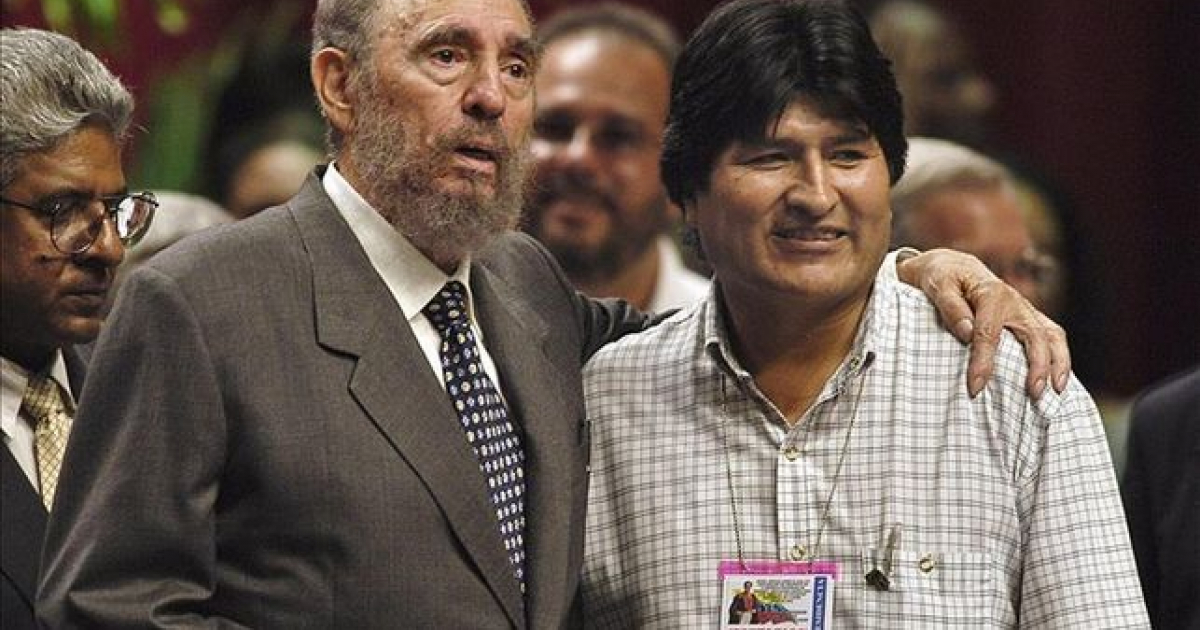 Evo Morales junto a Fidel Castro en una foto de archivo. © Emisoras Unidas