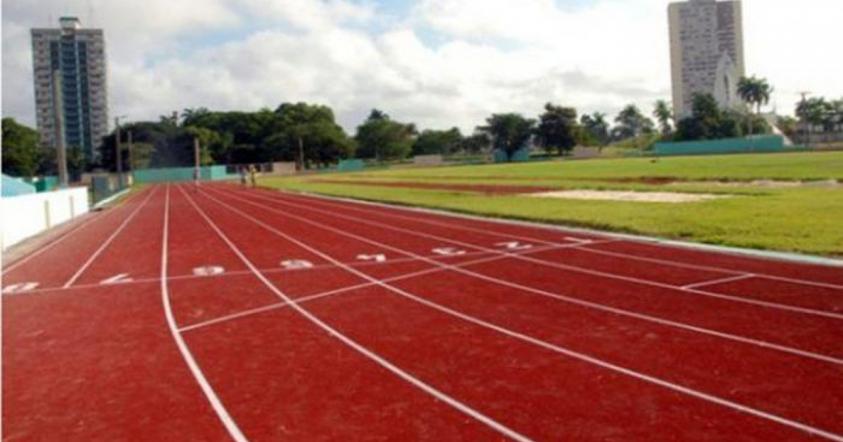 Pista del estadio Rafael Fortún, en Camagüey. © Radio Reloj