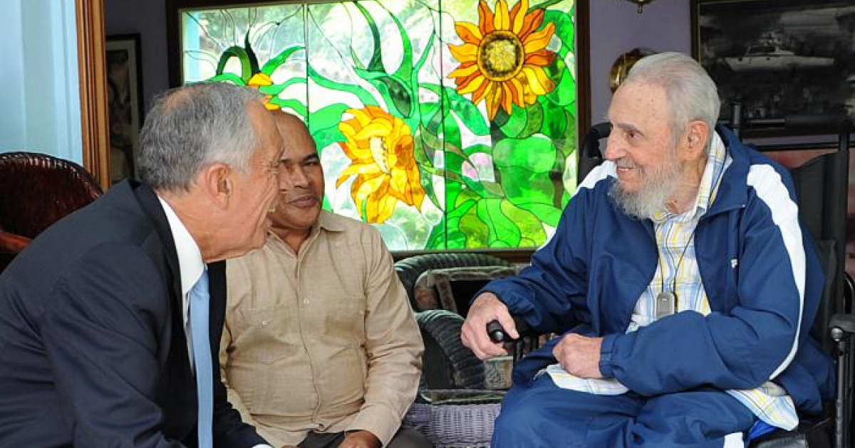 Fidel Castro y Marcelo Rebelo de Sousa charlando en una charla domiciliaria © Estudios Revolución