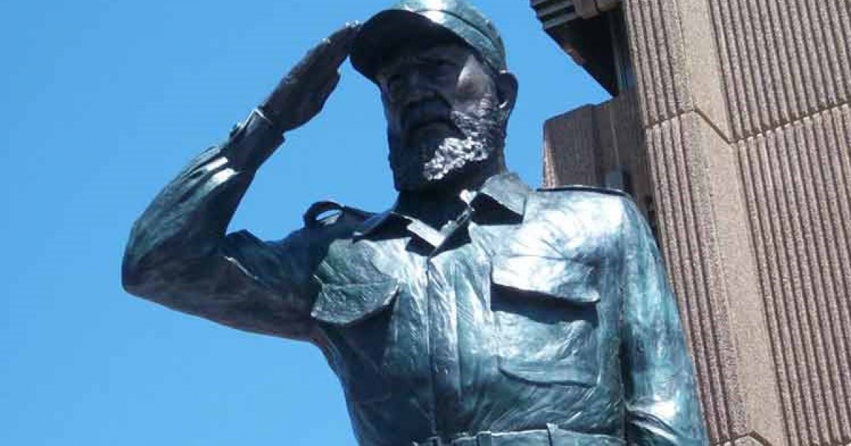Fidel Castro estatua en Sudárica © Cubasi