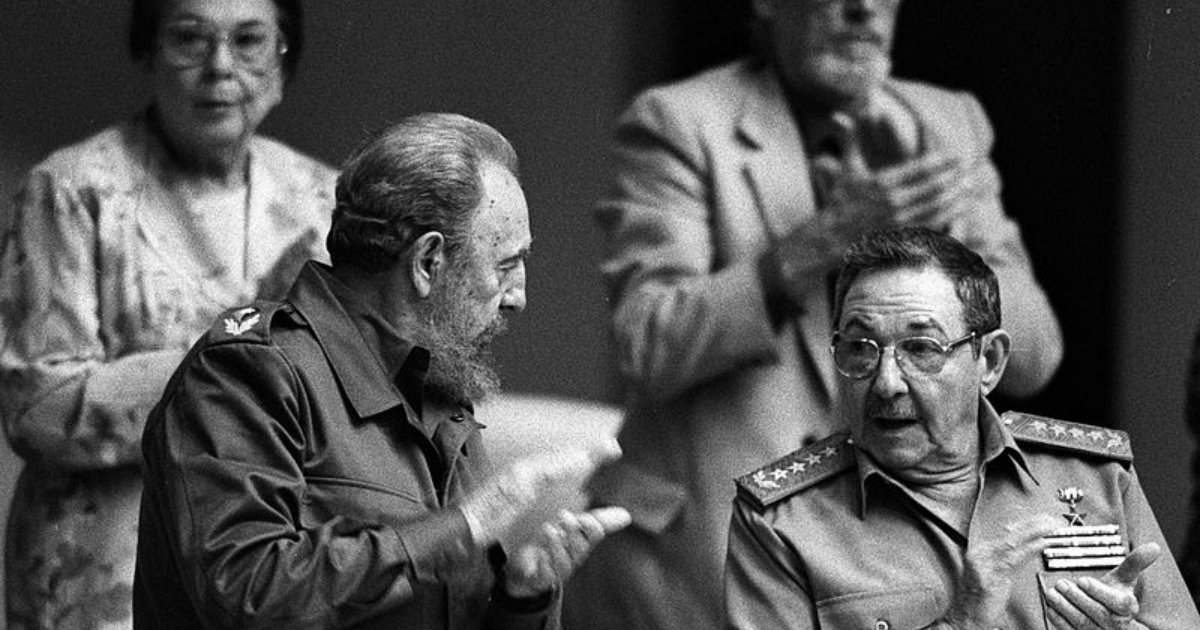 Raúl y Fidel Castro © Wikipedia