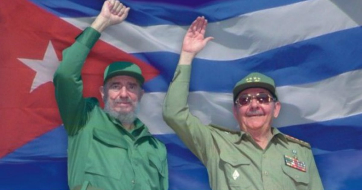 Fidel y Raúl Castro. © Cubadebate.