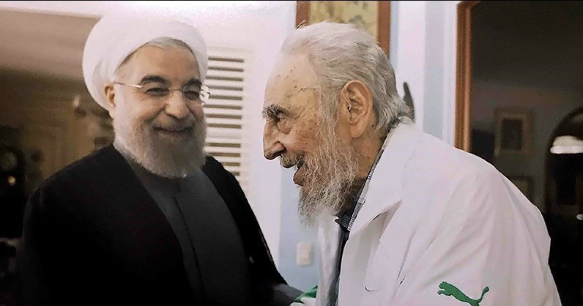 Fidel Castro en una foto reciente junto al presidente de Irán © Wikimedia Commons