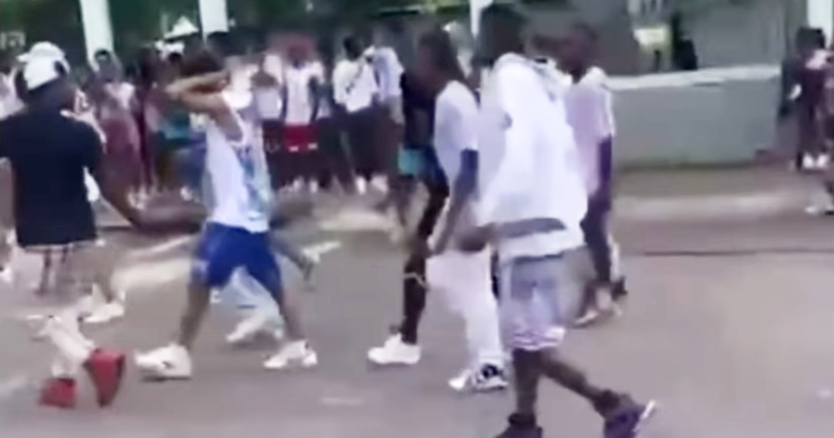Enfrentamiento masivo de jóvenes en La Habana deja heridos con armas blancas