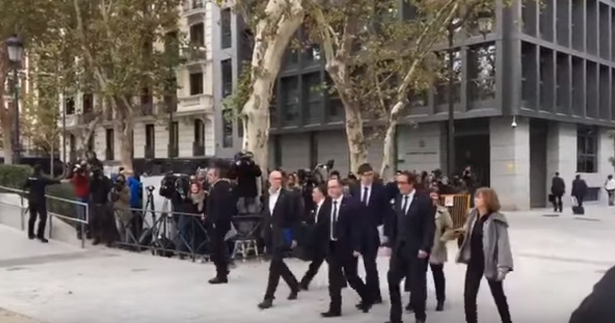 Consejeros catalanes llegando a la Audiencia Nacional © Youtube / La Voz de Almería