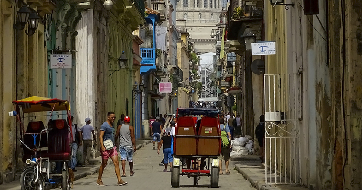 Vista general de una calle de La Habana Vieja © CiberCuba