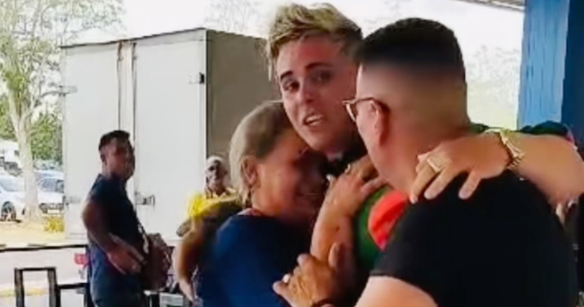 Reencuentro emotivo de joven cubano con sus padres en la isla: "El abrazo que me devolvió la vida"