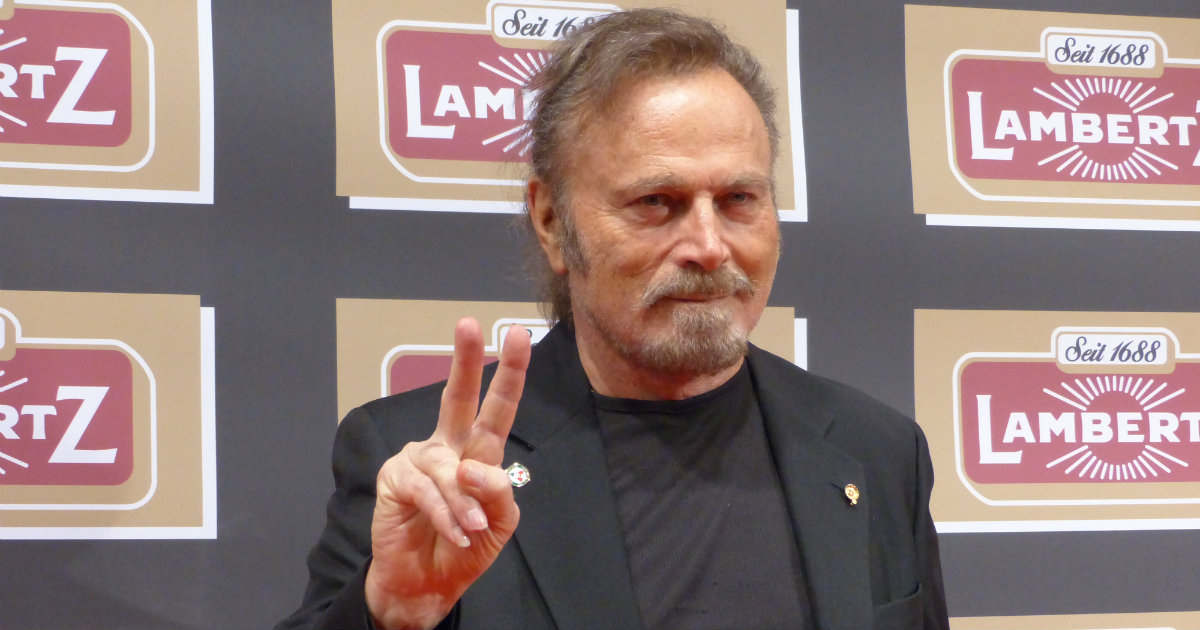 El actor italiano Franco Nero posando en un photocall © Wikimedia Commons