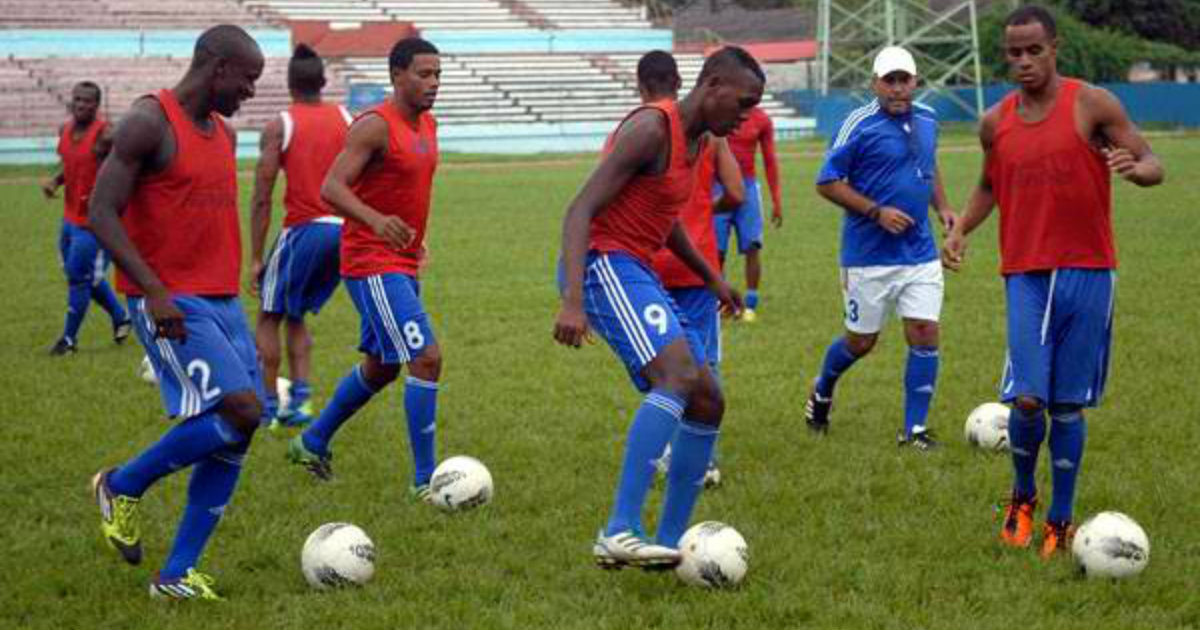 Futbolistas Cubanos © Raúl Pupo