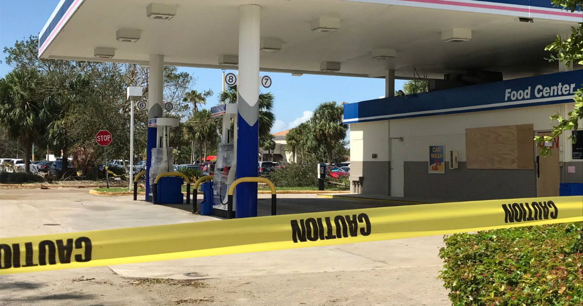 Una gasolinera de Miami, cerrada este martes © CiberCuba