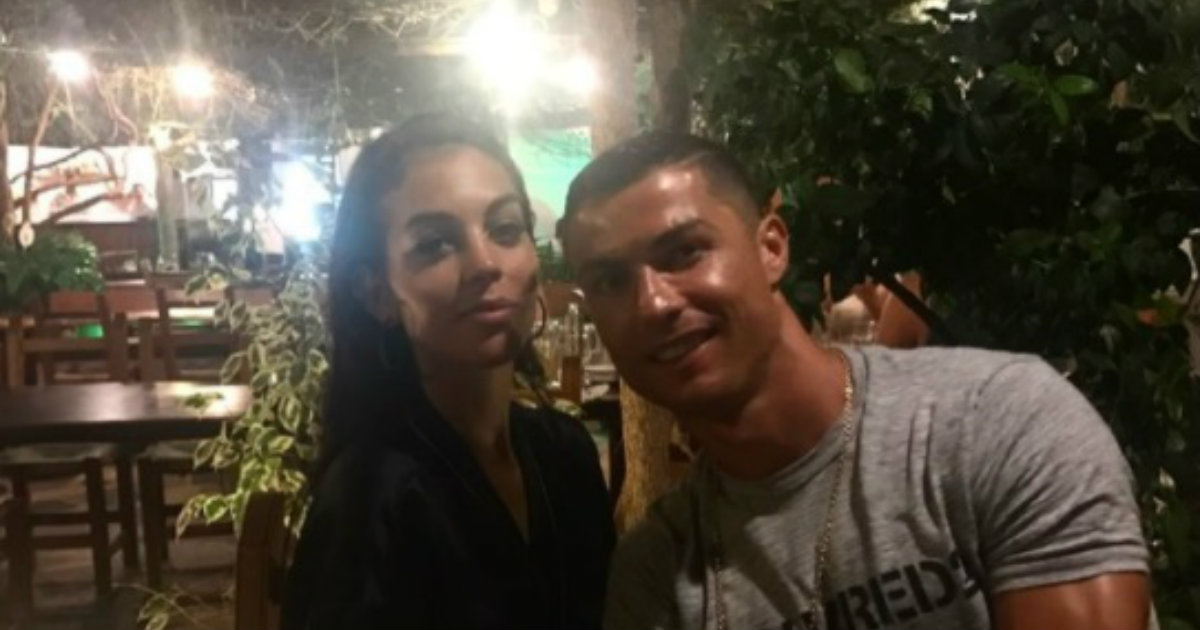 Georgina Rodríguez y Cristiano Ronaldo posando juntos © Instagram / Georgina Rodríguez