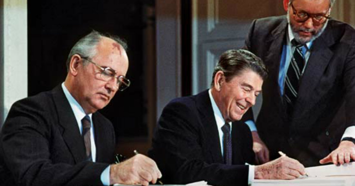 Gorbachov junto a Ronadl Reagan en 1985. © Mikhail Gorbachev / Twitter