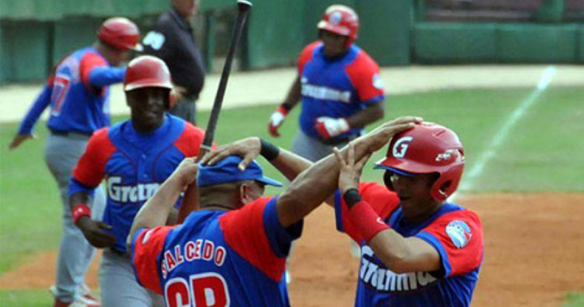 Equipo Granma en la Serie Nacional de Béisbol © Cubasi
