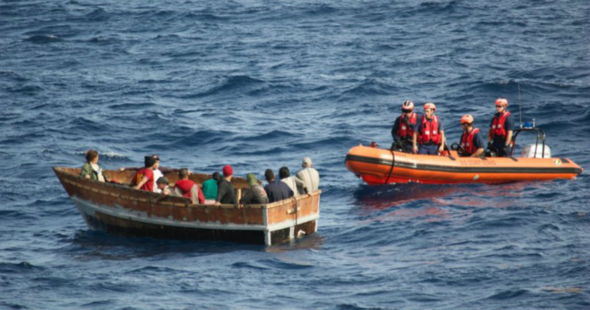 Balseros cubanos son interceptados por la Guardia Costera de EE.UU. © Cubanet