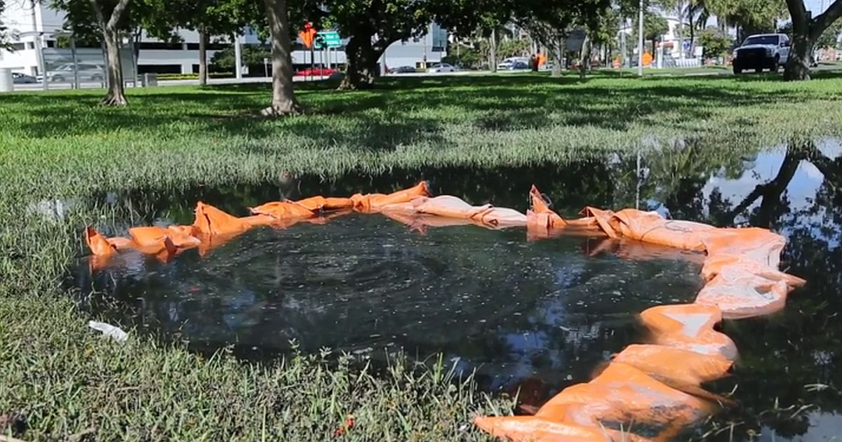  © Dos roturas en tuberias de aguas albañales causan caos en Fort Lauderdale