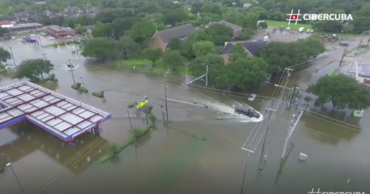 Calles de Houston inundadas tras el paso de Harvey © CiberCuba 