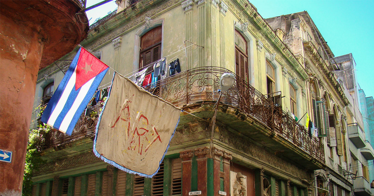 Bandera de Cuba, en las calles de La Habana © CiberCuba