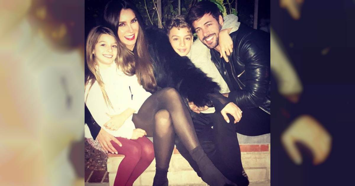 William Levy y Elizabeth Gutiérrez junto a sus hijos Kailey y Christopher © Instagram/gutierrezelizabeth_