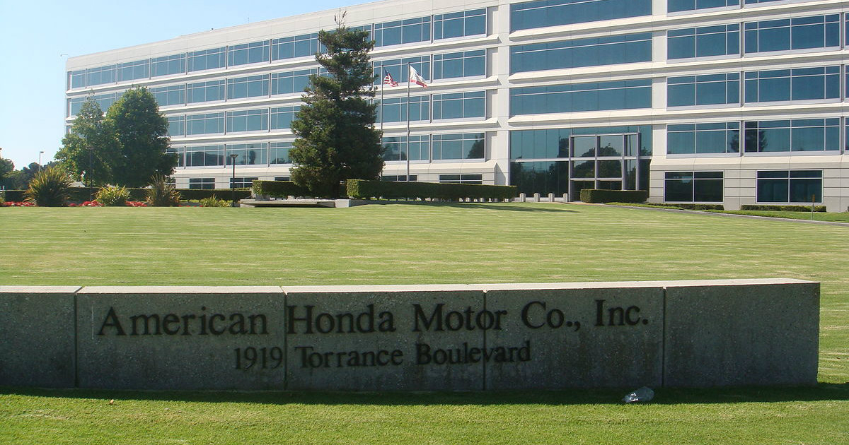 Fachada de la empresa American Honda Finance Corporation en California © AsAm News