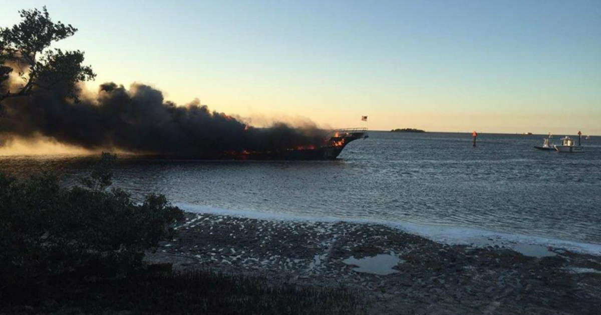 incendio en barco casino © Facebook/Pasco Sheriff's Office