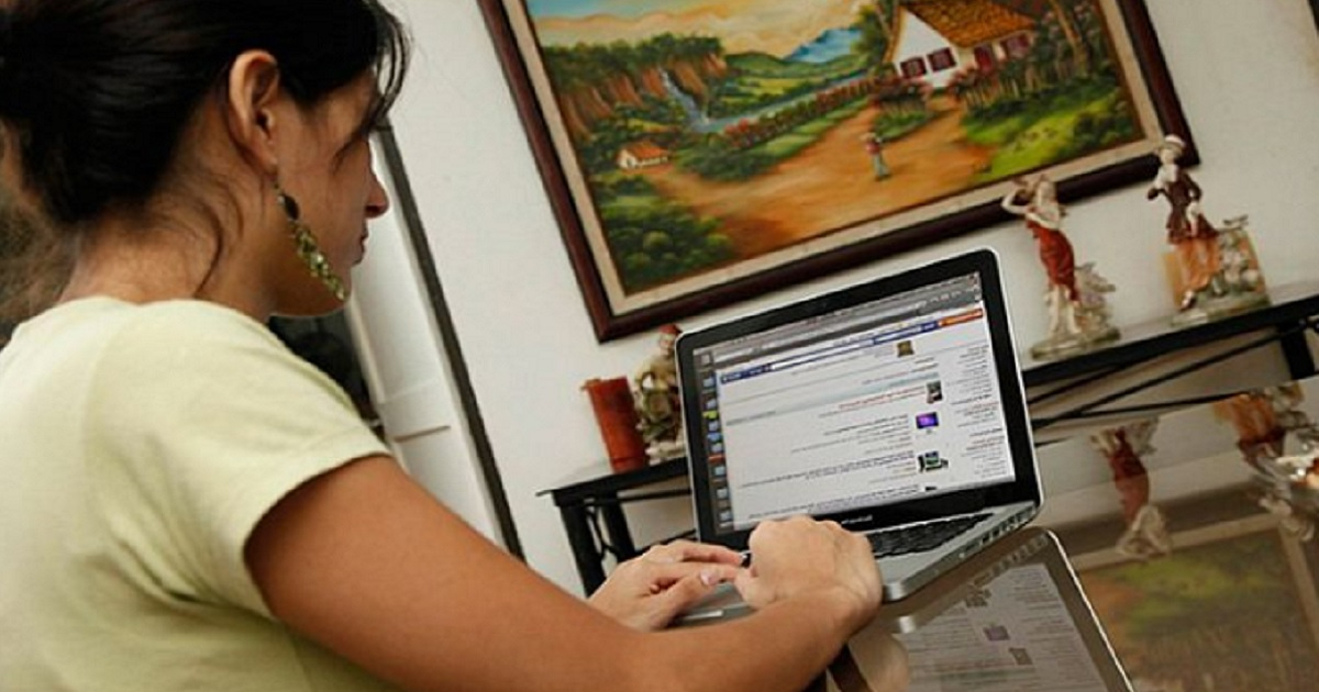 Internet en los hogares en Cuba © Radio Bayamo