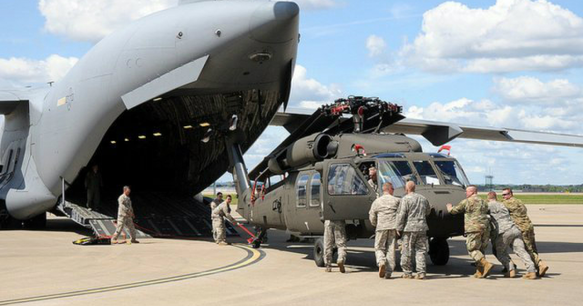 Soldados estadounidenses preparando el operativo de rescate por Irma © US Army