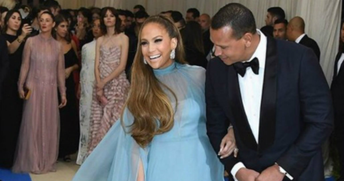 Jennifer Lopez y Alex Rodríguez juntos vestidos de gala © Instagram / Jennifer Lopez