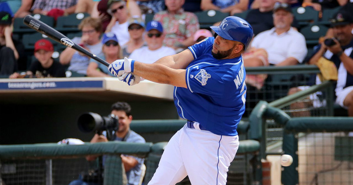 Kendrys Morales bateando © Wikimedia Commons