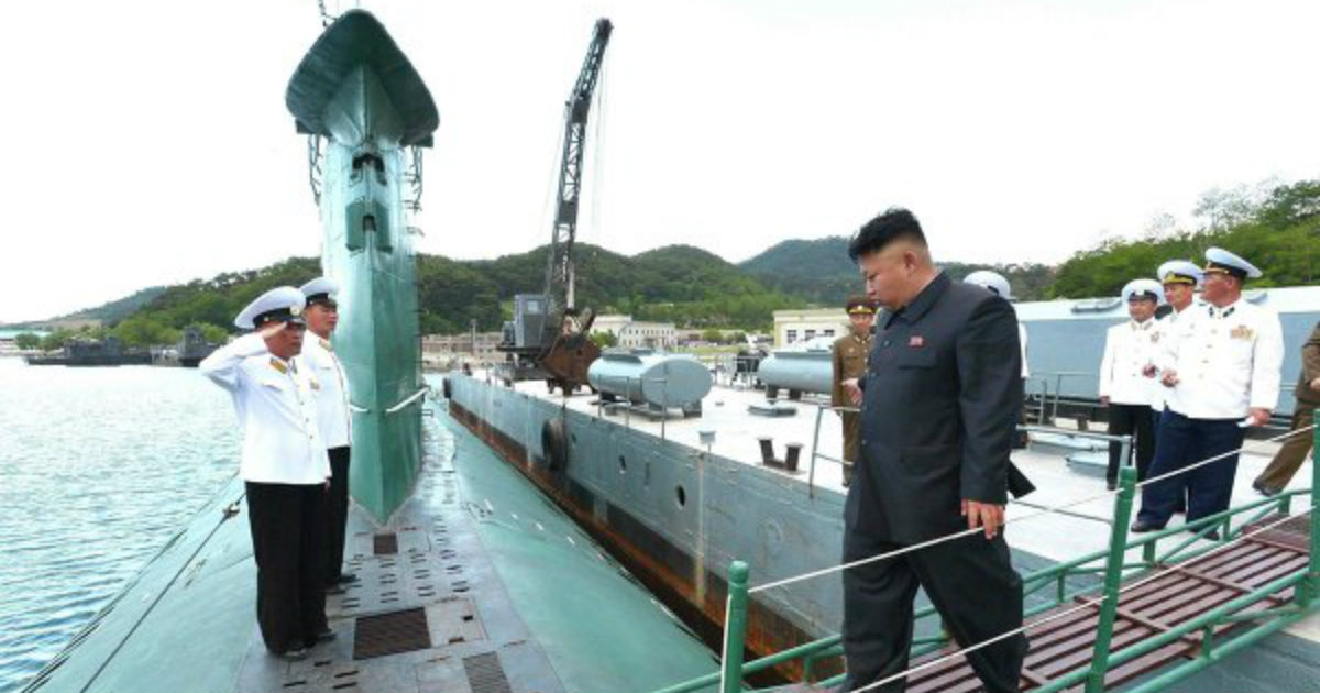 Kim Jong-un visita un submarino militar © LaRepublica.ec