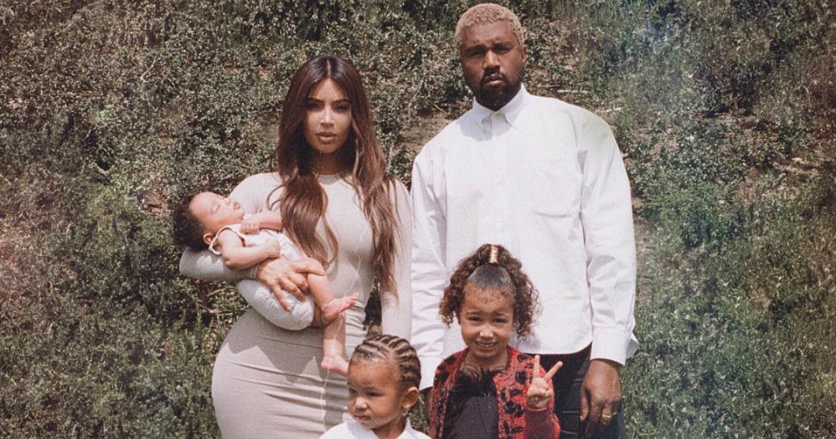 Los Kardashian-West posan para Pascuas "como una familia normal" © Instagram/ Kim Kardashian
