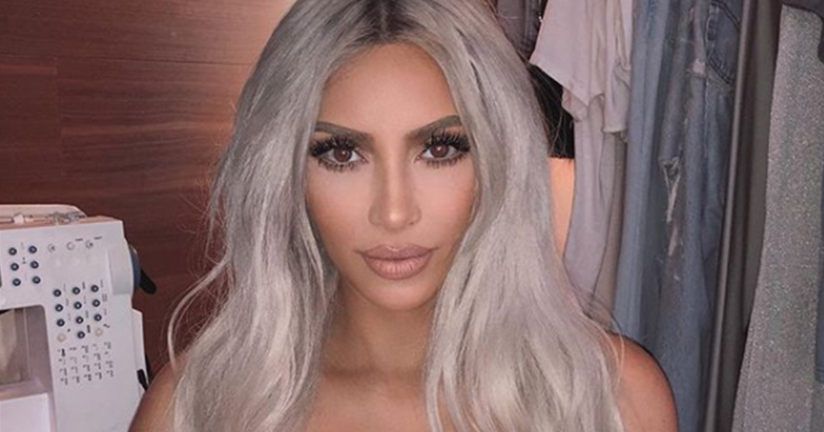 Kim Kardashian look de maquillaje © Kim Kardashian / @kimkardashian / Instagram