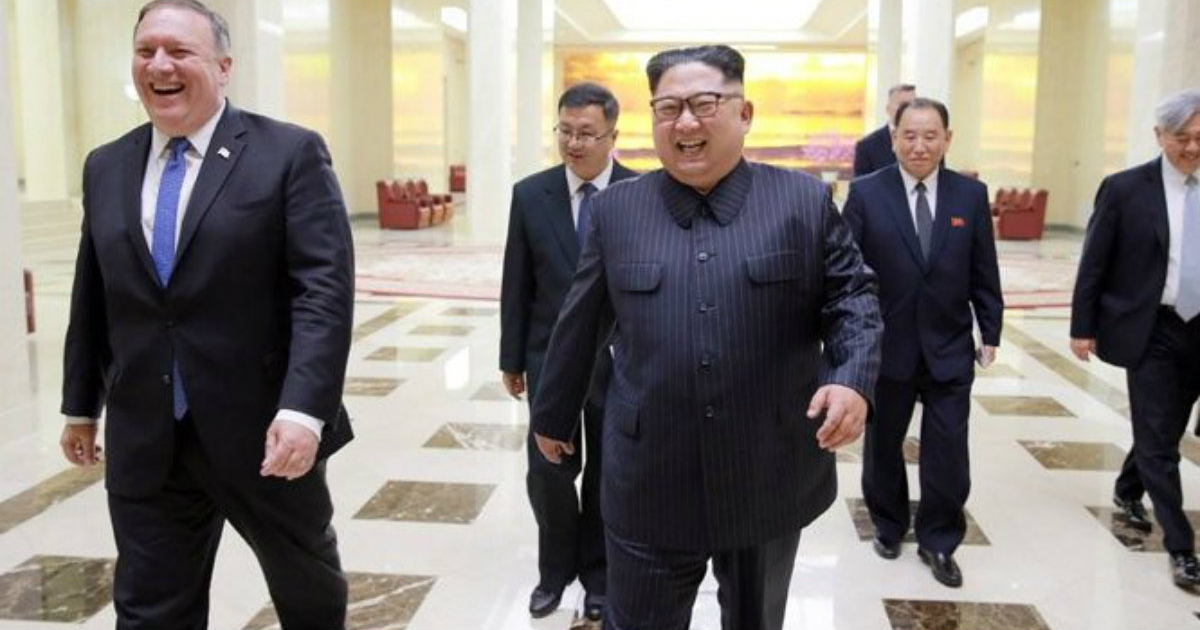 Kim Jong-un y Mike Pompeo, nuevo secretario de Estado de EE.UU. © Alejandro Cao / Twitter