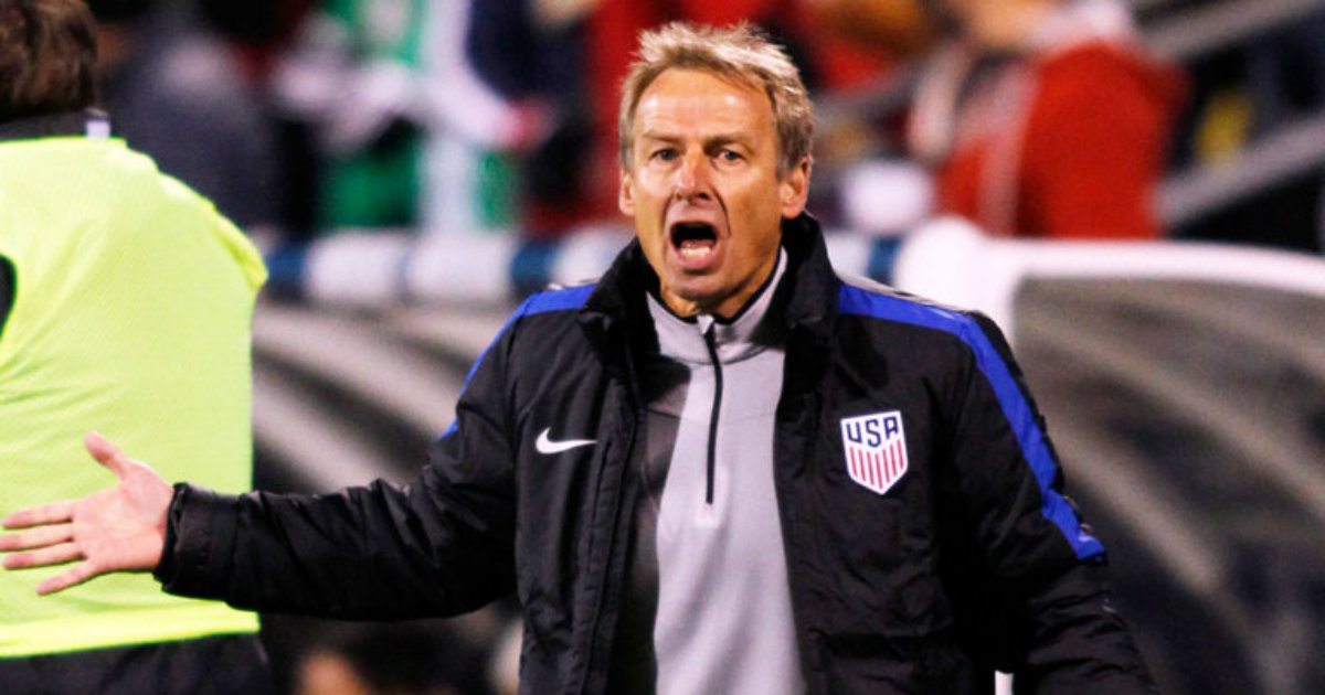 Klinsmann gesticula mientras dirige un partido con EEUU © skysports