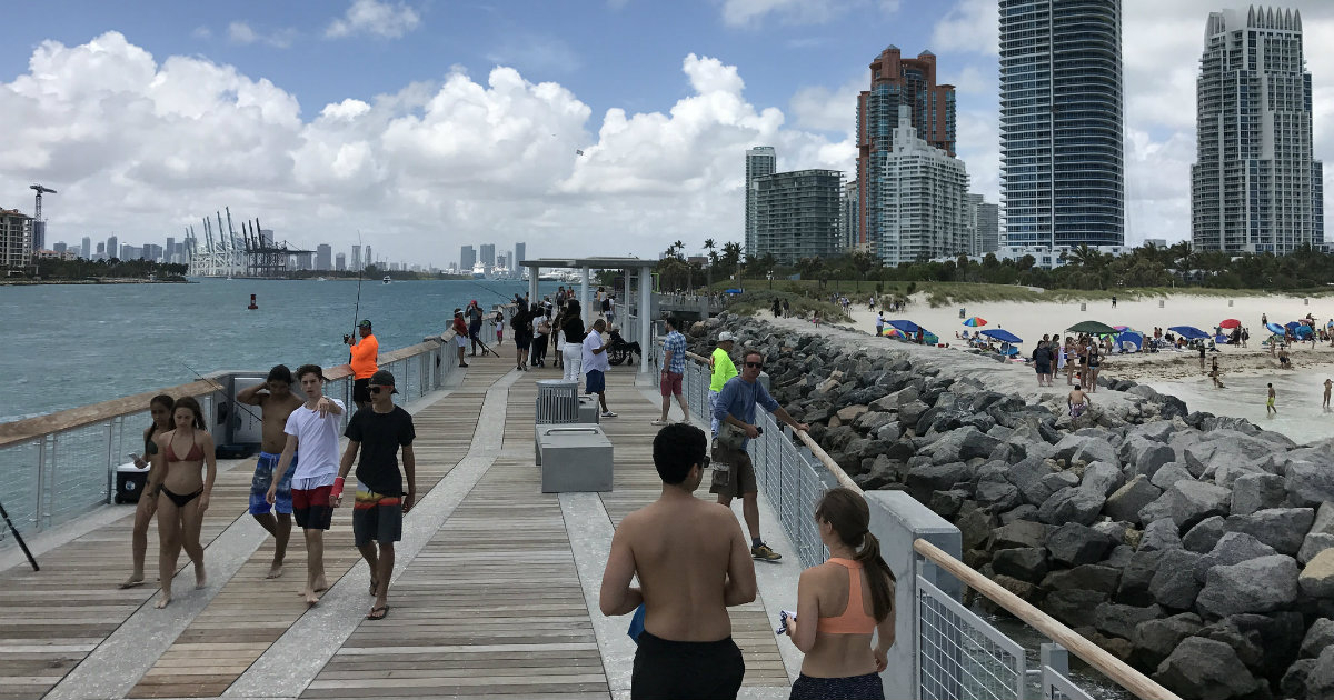 Una playa de Miami, con gran concentración de latinos de origen cubano. © CiberCuba