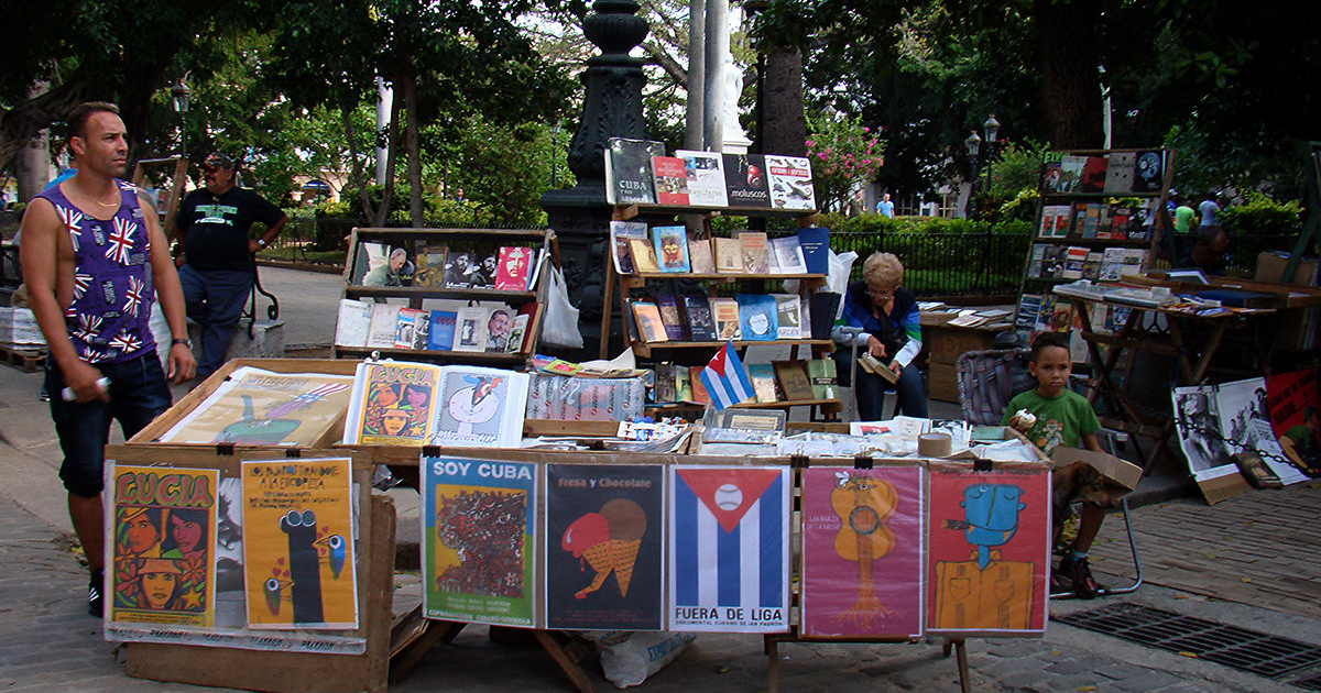 Espacio público para la venta de libros en La Habana © CiberCuba