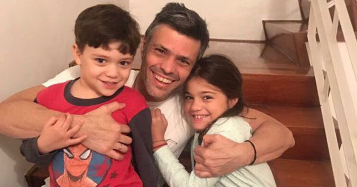 Leopoldo López junto a sus hijos © Instagram